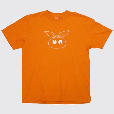 �q����r�V���[�Y �I�t�������X�^�[�V�[�Y�� YOTSUGI  TEE & CAN BADGE